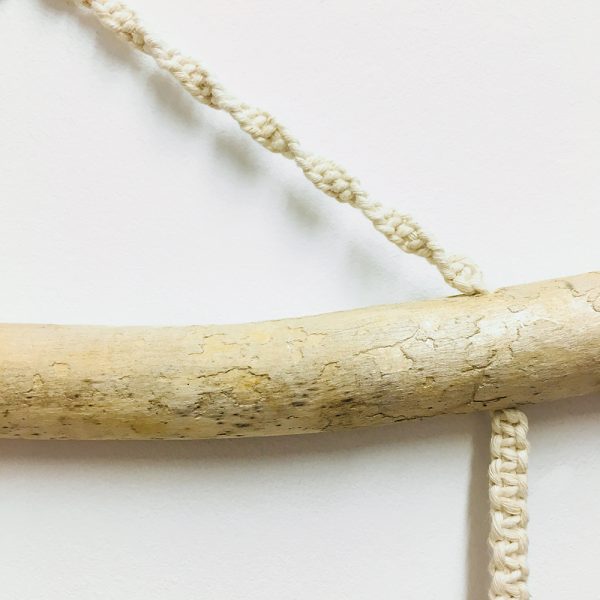 colgador de madera de mar múltiple con cuerda de macrame
